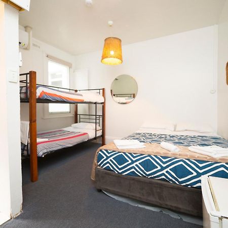 Tassie Backpackers At The Brunswick Hotel Hobart Esterno foto